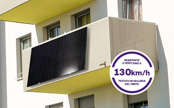 Plug&Play fotovoltaico da parete vista su balcone