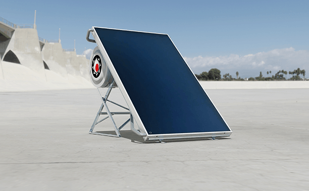 Impianto Solare Termico Circolazione Naturale a Condensazione da 150L montato su terrazza